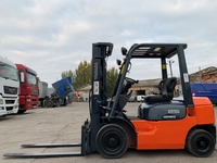 Автопогрузчик/автонавантажувач Toyota с мачтой триплекс  и боковым смещением - <ro>Изображение</ro><ru>Изображение</ru> #2, <ru>Объявление</ru> #1696551