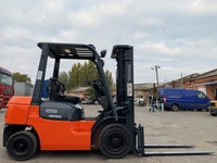 Автопогрузчик/автонавантажувач Toyota с мачтой триплекс  и боковым смещением - <ro>Изображение</ro><ru>Изображение</ru> #6, <ru>Объявление</ru> #1696551