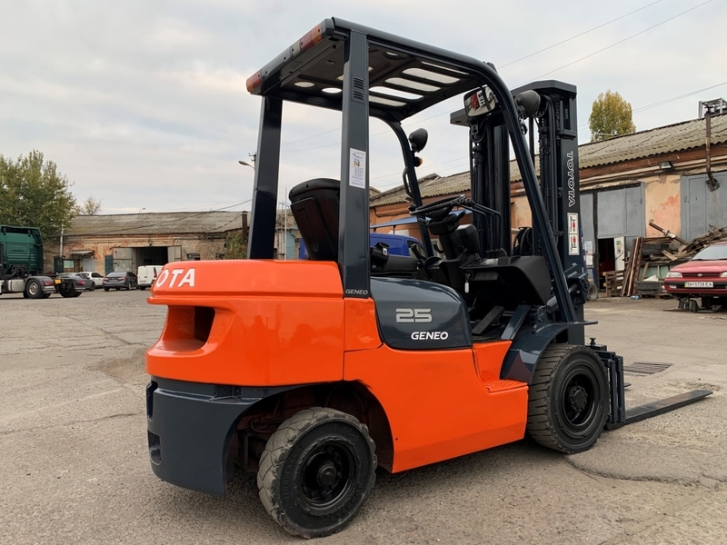 Автопогрузчик/автонавантажувач Toyota с мачтой триплекс  и боковым смещением - <ro>Изображение</ro><ru>Изображение</ru> #7, <ru>Объявление</ru> #1696551